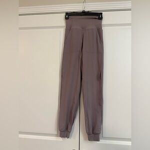 Lululemon Womens size 2 Purple Violet HR Align 28” Vent Side Slit Nulu Yoga